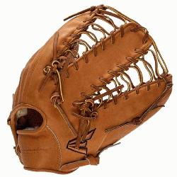  design combines USA Horween™ steer leather with Japanese Reserv