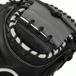 cciA Oxbow Series 33.5 Inch Catchers Mitt features a full-grain cowhide leather shell f