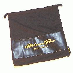 Protect and store your Mizuno glove in this Pro Limited Glove Cloth Bag wi