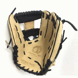Super soft Steerhide leather combined in black and cream colors. Nokona Alpha Baseball Glo