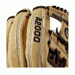 b Double lacing at the base of the web Blonde/Dark Brown/White Pro Stock leather, preferre