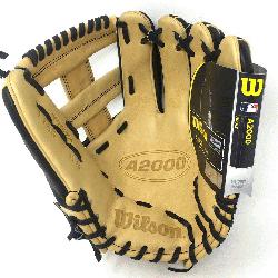 2000 1785 features our most popular colorway, combining Black and Blonde Pro Stock leather flaw