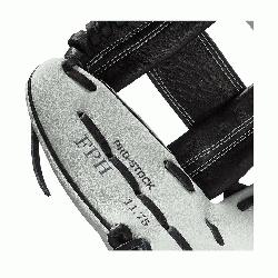 tpitch-specific WTA20RF171175 New comfort Velcro wrist closure for a secure and comfortable